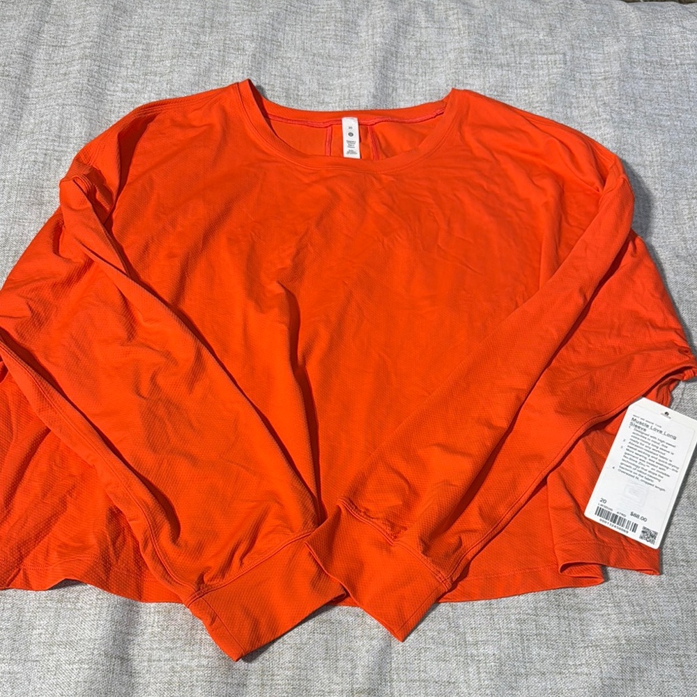 Lululemon muscle love longsleeve top. Size 20z new with tag!